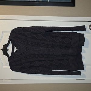 Women's cable knit sweater size medium